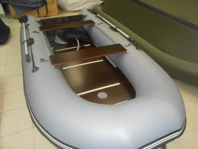 Надувная лодка ПВХ Риф 320KC (фанерный пайол + стрингера)